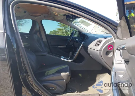 2012 Volvo S60 T5 z USA, uszkodzony, nr VIN YV1622FS6C2143756